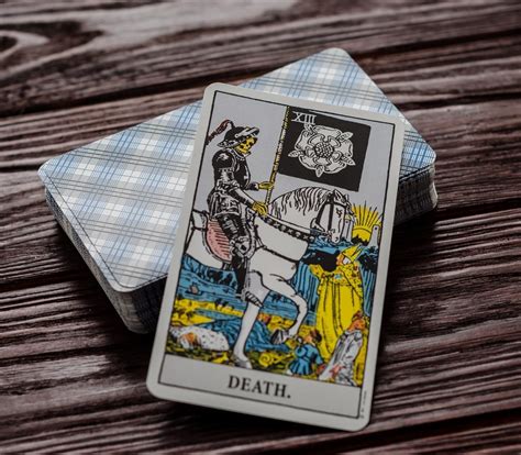 la muerte tarot significado|La Muerte en el Tarot: Significado y Simbolismo